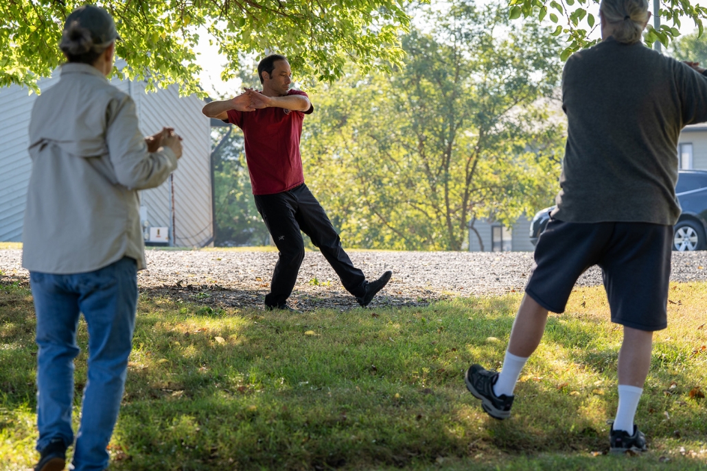 Closeup of footwork during martial arts class at Shen Dao Clinic